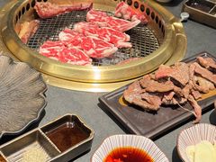 -铭牛烧肉·和牛海鲜自助(高新月牙湖店)