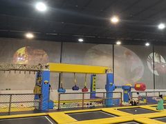 -极限Jump蹦床·新潮玩运动世界·室内乐园·团建·派对中心