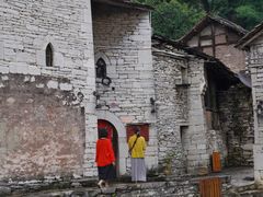 -高荡千年布依古寨旅游景区