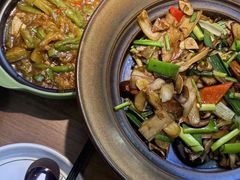 爆炒赤松茸黑牛肝菌-云海肴汽锅鸡·云南小炒(天津国金汇店)