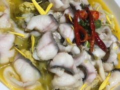 酸汤鱼-吕氏疙瘩汤·新鲁菜(济南万象城店)