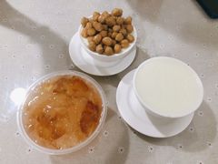 雪耳桃胶-老周记顺德双皮奶