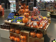 零售区-欧式面包坊(青岛万象城店)
