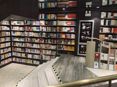 -钟书阁(群光广场店)