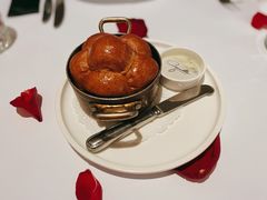 餐前面包黄油-壳里西餐厅Coquille Seafood Bistro(蒙自路店)