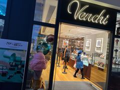-VENCHI 闻绮(上海佛罗伦萨小镇店)