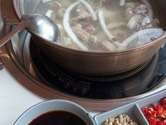 -喃喃椰·糟粕醋·椰子鸡火锅(七堡花园店)