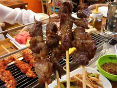 -哈尔滨小酒馆·鲜肉现穿自助烧烤(康新花园店)