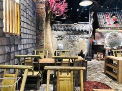 大堂-破瓦寒窑·地摊烤羊排