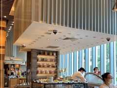 面包甜点陈列柜-两咖啡自助餐厅(静安香格里拉酒店)