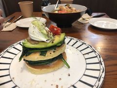 牛油果蘑菇菠菜水波蛋-AFS Cafe & Canteen(闽江二路店)