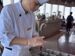 -怡豪大饭店·银顶旋转餐厅