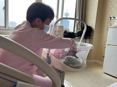 -鲸鱼妈妈月嫂/育婴师定制