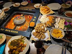 -老牌坊云南鱼豆花火锅(哈西万达店)