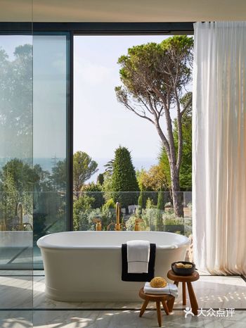 这座家庭住宅享有戛纳和勒林斯群岛｜LérinsIslands