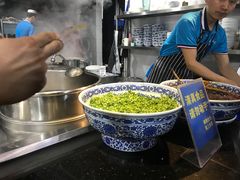 -陇上全荟兰州传统牛肉面(延吉路店)