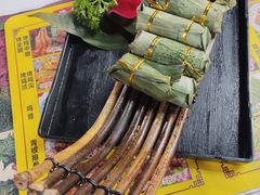 -刘姐啤酒鱼民族演艺餐厅(西街总店)