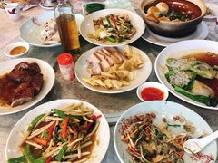 花生苗炒花肉-勒南公舍(龙江店)