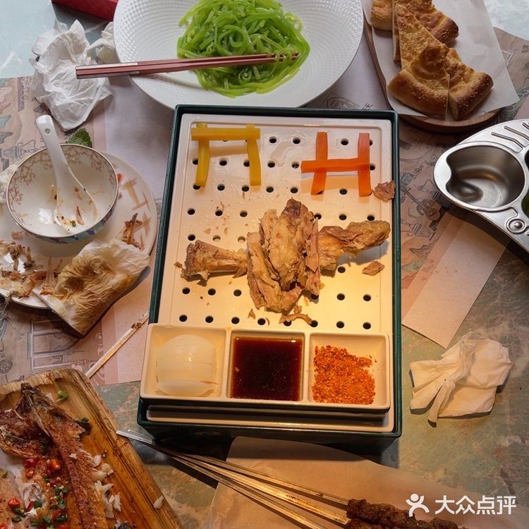 听朋友说这家新疆菜很正宗，今日一试果然不虚假