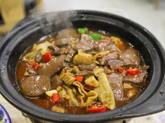 鸭血肥肠煲-江城燕子大排档(江汉路步行街店)