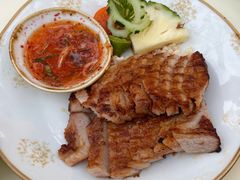 炭烧猪颈肉配沙拉-蕉叶·广州明星泰国菜(黑金冠保利广场店)