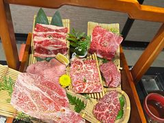 -山川小町·极番烧肉(新地假日广场店)