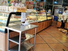 面包甜点陈列柜-赞记龙凤礼饼(广州市二宫向群宾馆店)