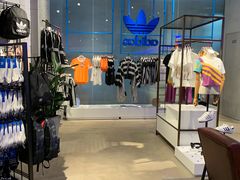 -阿迪达斯(武林银泰三叶草店)