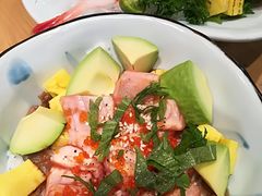 三文鱼牛油果波奇饭-沼津港渔市(宏伊国际广场店)