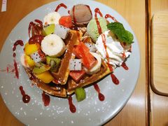 水果华夫饼-Lia Cafe Bar Restaurant松山咖啡屋