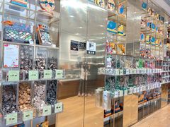-VENCHI 闻绮(上海佛罗伦萨小镇店)