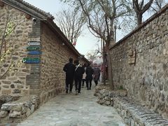 -百里峡七彩艺术小镇