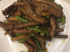 豆角茶树菇炒牛柳-岭南海晏楼(东晓南店)