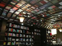 -钟书阁(松江泰晤士小镇店)