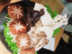 -湊湊火锅·茶憩(杭州湖滨银泰in77店)