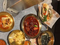 -草家酱蟹炭火烤肉店(珲春南路二店)