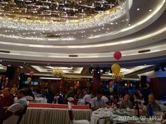 吃饭的大客厅-泓历皇朝酒店(东亭店)
