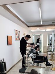 -MODEL'S HAIR