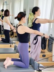 -亚太瑜伽普拉提学院