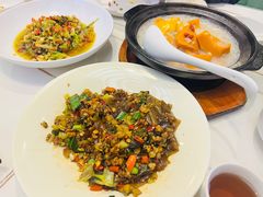 -阿瓦山寨·湘菜现炒·剁椒鱼头王(咸阳总店)