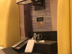 -柏槿酒店(罗湖口岸向西地铁站店)