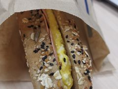 蛋香植物火腿三明治-瑞幸咖啡(解放碑英利大融城店)