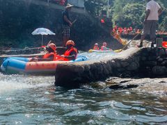 -安吉龙王山峡谷漂流