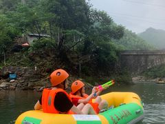 -安吉龙王山峡谷漂流