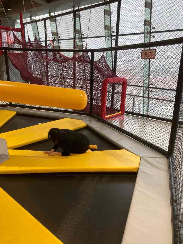 dojump蹦床公园(大悦城店)-"人气爆棚啊!周末简直是孩子们的乐园!