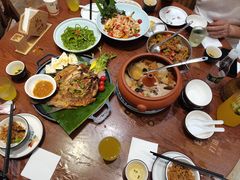 -老滇山寨•云南特色菜•地方菜•民族风情歌舞表演(金碧店)