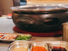 -围炉肉舍•炭烤活鳗•丹东海鲜烤肉(步行街店)