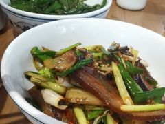 蒜叶炒腊肉-老熊家腊肉馆