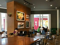 大堂-星巴克臻选(深圳龙华红山天虹店)