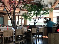 -蜜桃餐厅·伴山(湖滨商业街店)